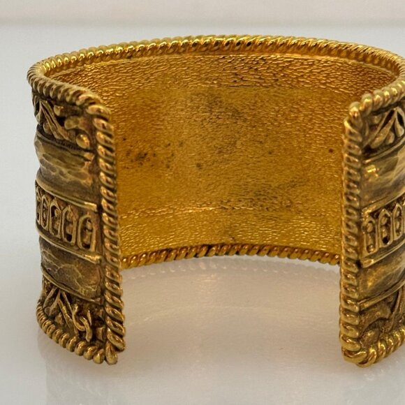 CHANEL Etruscan Cuff - Picture 10 of 13